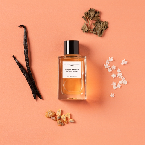 Essential Parfums Divine Vanille – ambrowo-drzewne perfumy z wanilią madagaskarską, szałwią muszkatołową, osmantusem, fasolą tonka, cynamonem, paczulą, benzoesem, cedrem i jedwabistymi piżmami.