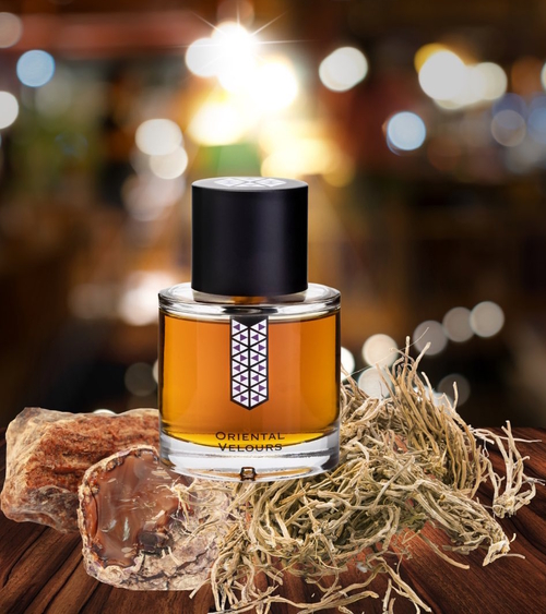 Les Indémodables Oriental Velours – drzewno-orientalne perfumy z somalijską mirrą, haitańskim wetiwerem Grand Cru, indyjskim jaśminem, wanilią z Madagaskaru oraz alpejskim świerkiem.