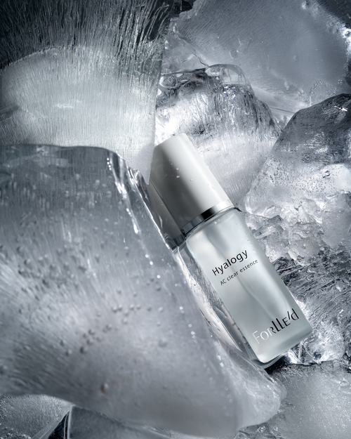 Forlle’d Hyalogy AC Clear Essence – zaawansowane serum regulujące do skóry tłustej, mieszanej i problematycznej.