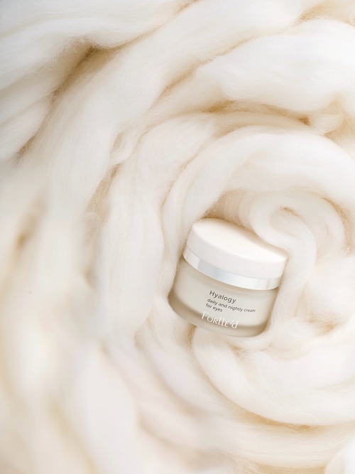 Forlle’d Hyalogy Daily and Nightly Cream for Eyes – zaawansowany krem do pielęgnacji okolic oczu na dzień i noc.