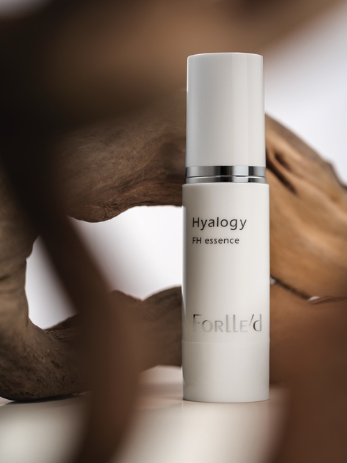 Forlle’d Hyalogy FH Essence – zaawansowane serum przeciwstarzeniowe z fitoestrogenami dla skóry dojrzałej.