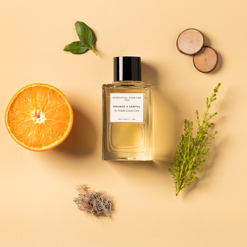 Essential Parfums Orange X Santal – cytrusowo-drzewne perfumy z naturalną gorzką pomarańczą, egipską bazylią, francuskim mchem dębowym, cyprysem i australijskim sandałowcem.