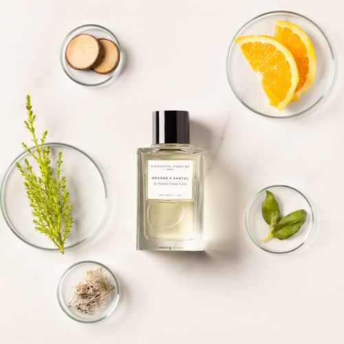 Essential Parfums Orange X Santal – niszowe perfumy cytrusowo-drzewne o promiennym, pomarańczowym, zielonym, szyprowym i kremowo-sandałowym charakterze.