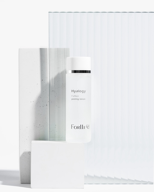 Forlle’d Hyalogy P-effect Peeling Lotion – delikatny lotion peelingujący o działaniu biostymulującym i regenerującym.