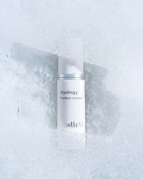 Forlle’d Hyalogy P-effect Essence – zaawansowane serum nawilżające i przeciwstarzeniowe o działaniu biostymulującym.