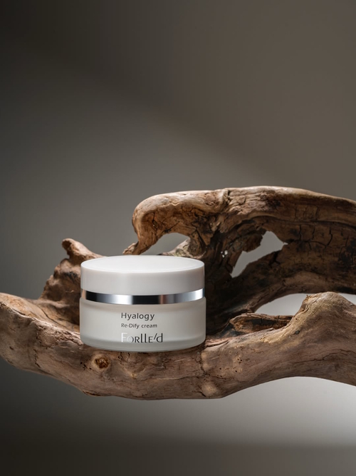 Forlle’d Hyalogy Re-Dify Cream – intensywnie odmładzający krem liftingujący dla skóry dojrzałej.