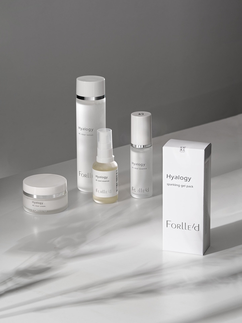 Forlle’d Hyalogy Sparkling Gel Pack – przeciwstarzeniowa maska detoksykująca i dotleniająca.