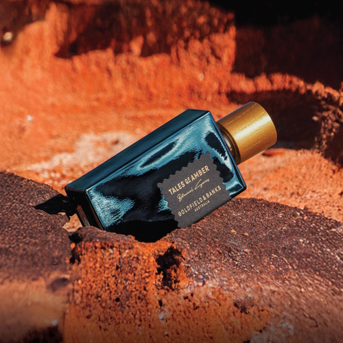 Goldfield & Banks Tales of Amber – flakon perfum podkreślający ambrowo-drzewny charakter kompozycji inspirowanej australijską naturą i nowozelandzką ambrą.