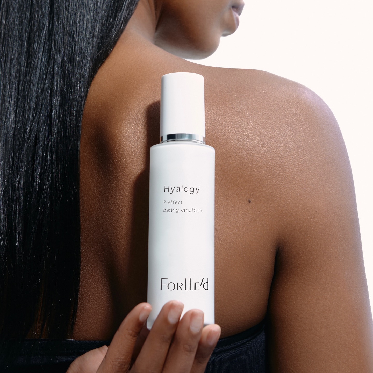 Forlle’d Hyalogy P-effect Basing Emulsion – lekka emulsja nawilżająca i baza pod makijaż.